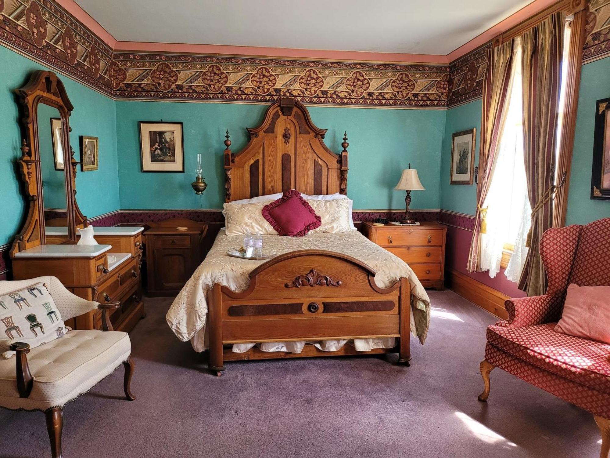 Grand Victorian B&B Inn Bellaire Номер фото